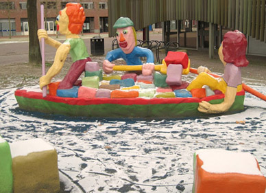 Polyester Skulptur Tortschiff in Stadskanaal im Schnee