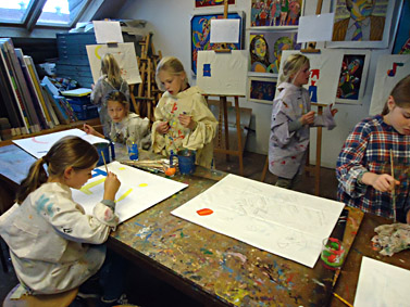 Kinderfeestje kussensloop schilderen met textielverf in Wageningen of Tilburg, een schilderij op bed maken, je kussensloop versieren, wasbaar op 60 graden in de wasmachine
