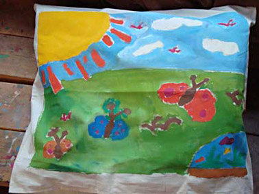 Kinderfeestje kussensloop schilderen met textielverf in Wageningen of Tilburg, een schilderij op bed maken, je kussensloop versieren, wasbaar op 60 graden in de wasmachine, eerst een ontwerp maken op papier